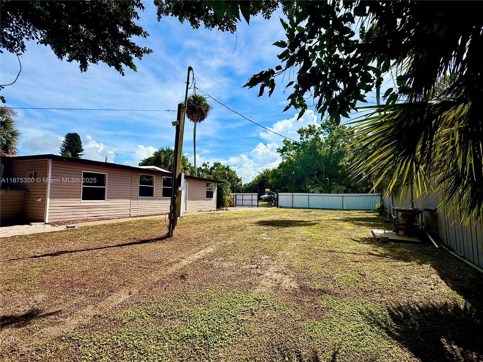 f3b61b38-7422 3603 SE 35th Ave, Other City – In The State Of Florida FL 34974 — #A11875300