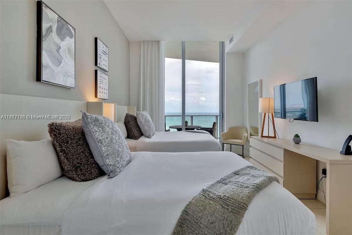 f3b61b38-7505 4111 S Ocean Dr, Hollywood FL 33019 — #A11877106
