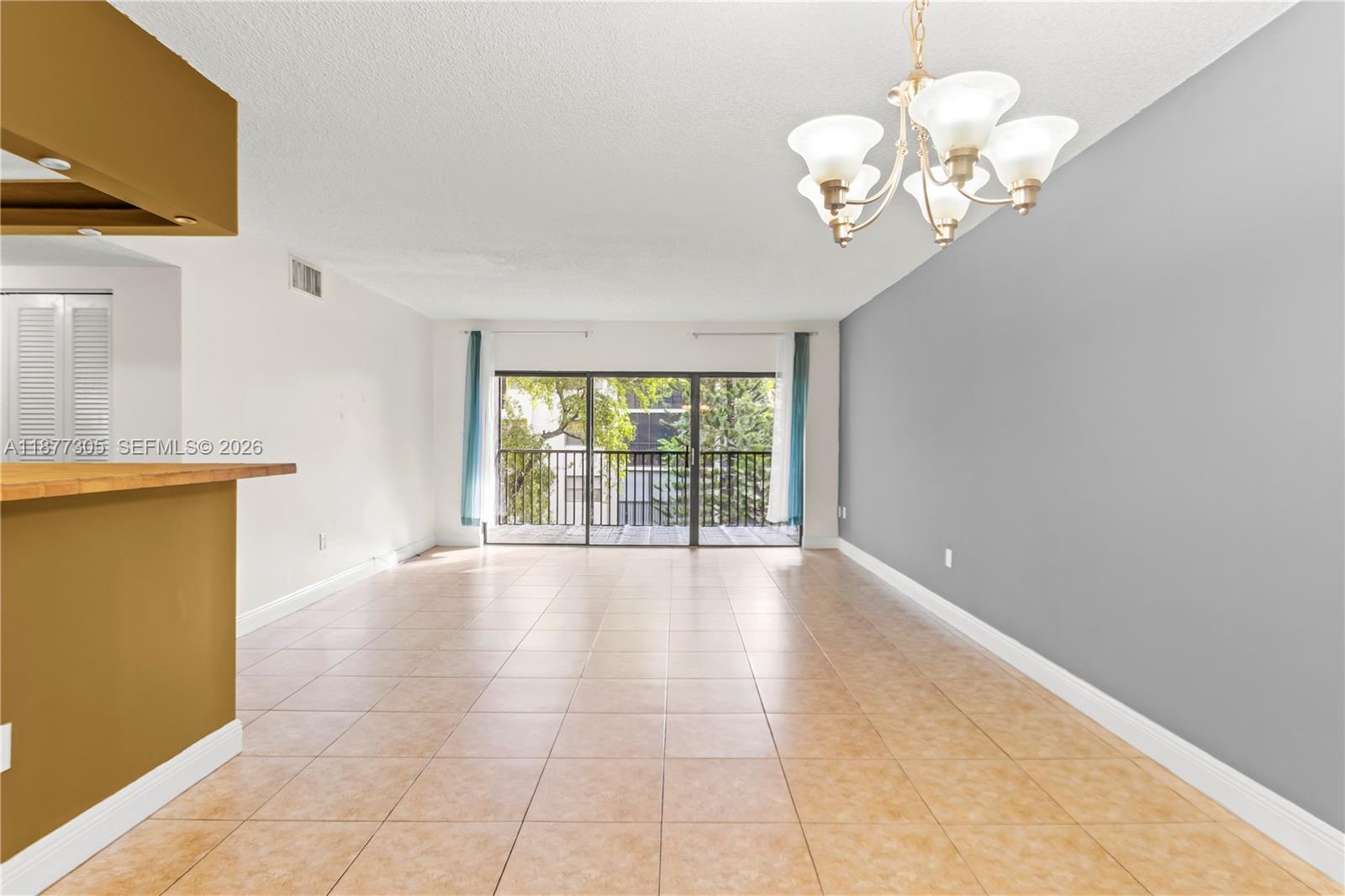 f3b61b38-7516 481 Ives Dairy Rd # 4, Miami FL 33179 — #A11877305