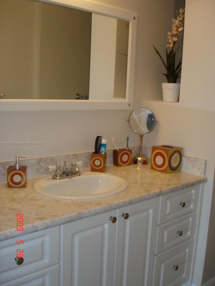 f3b61b38-756 18061 Biscayne Blvd, Aventura FL 33160 — #A11907509