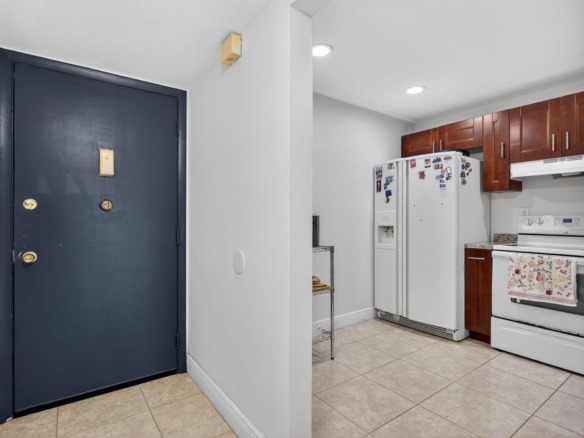 6301 N University Drive # 319, Tamarac FL 33321 — #F10424492