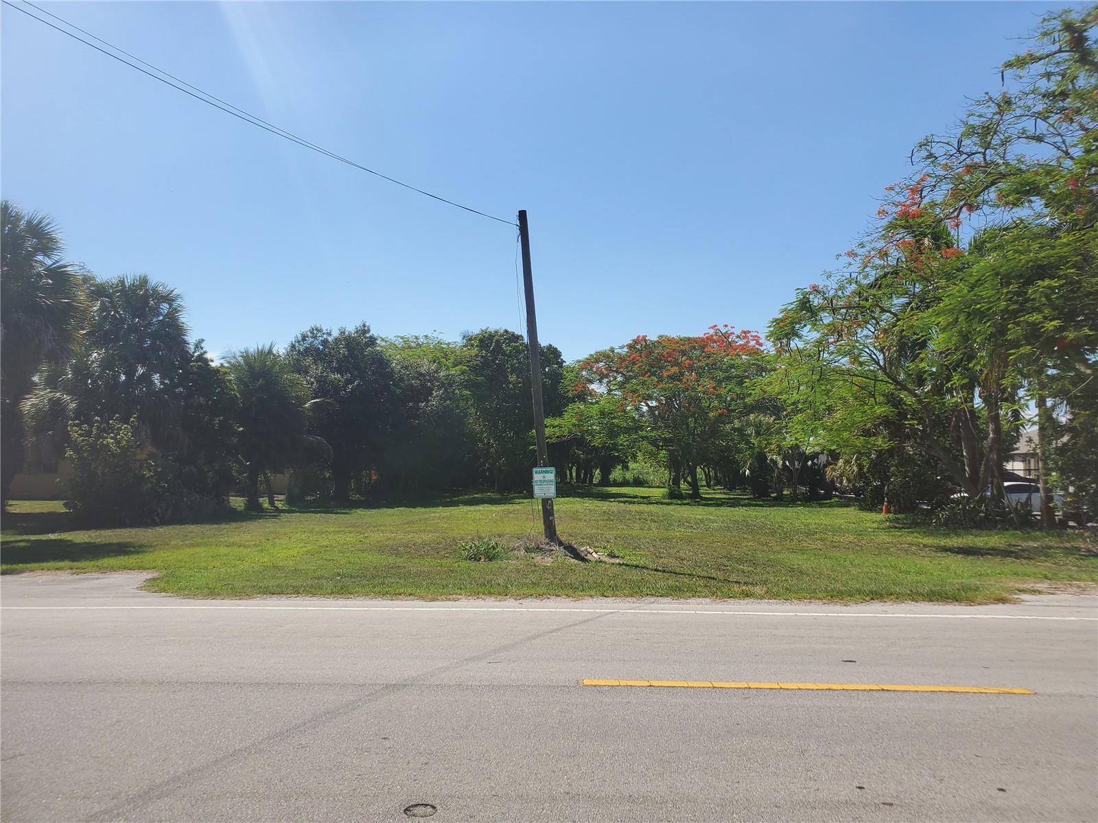 f3b61b38-7795 1697 E Main St, Pahokee FL 33476 — #F10447625