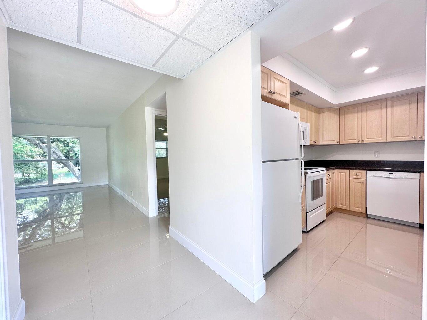 f3b61b38-7823 10193 N Military Drive # 203, Palm Beach Gardens FL 33410 — #R11005606