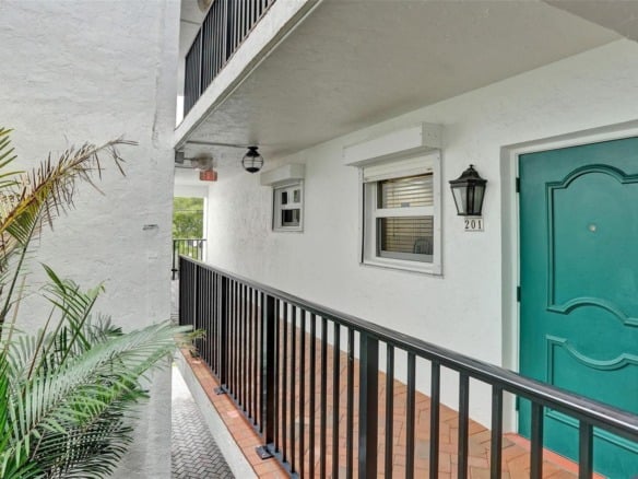 1212 SE 2nd Court # 201, Fort Lauderdale FL 33301 — #F10456593