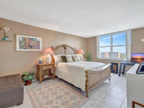 3015 N Ocean Boulevard # 17b, Fort Lauderdale FL 33308 — #R11016882