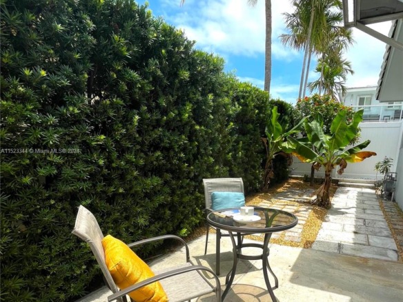 331 Desoto St, Hollywood FL 33019 — #A11523344