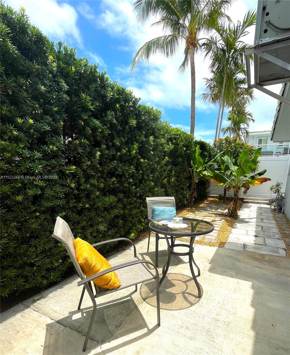 331 Desoto St, Hollywood FL 33019 — #A11523344