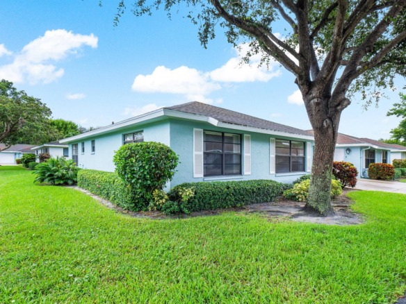 4360 Eucalyptus Tree Court # A, Boynton Beach FL 33436 — #R11027792