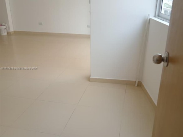 Calle 2 Oeste #24A174 Miraflor # 101, 00000 — #A11910468