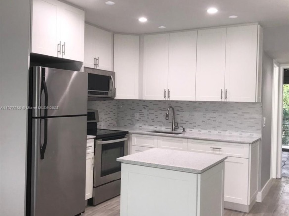 17 Keswick A # 17, Deerfield Beach FL 33442 — #A11877869