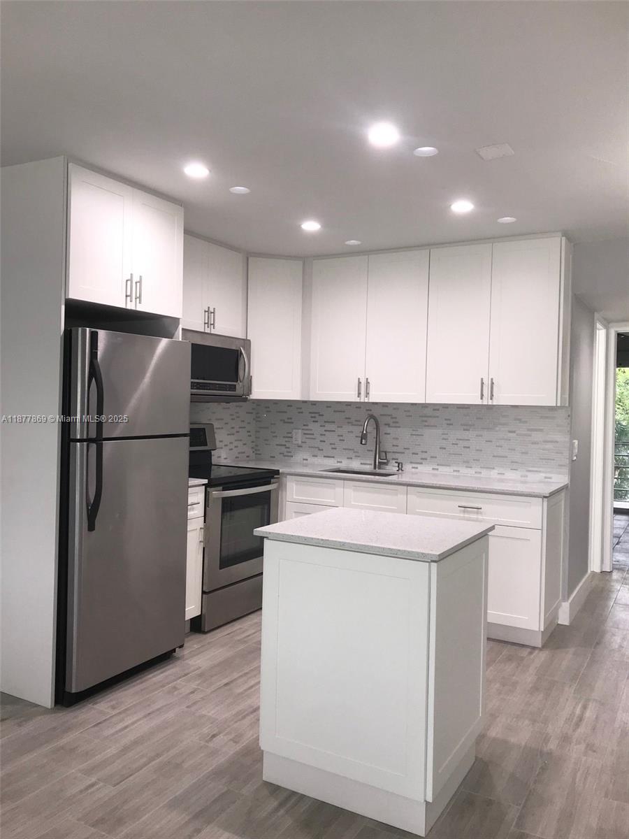17 Keswick A # 17, Deerfield Beach FL 33442 — #A11877869