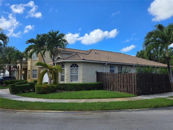 11141 NW 77th Ter, Doral FL 33178 — #A11898593