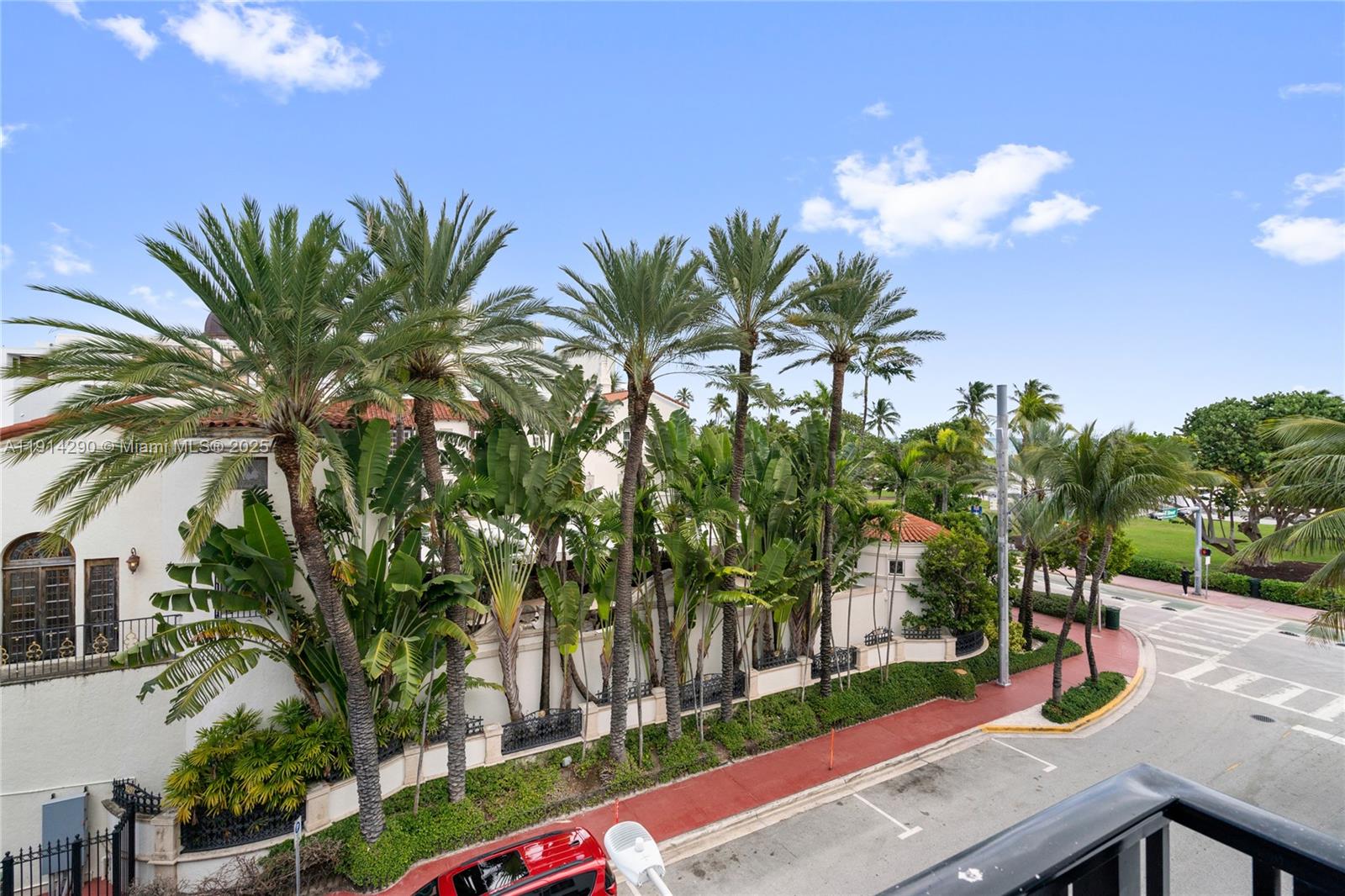f3b61b38-947 1060 Ocean Dr # D307, Miami Beach FL 33139 — #A11914290