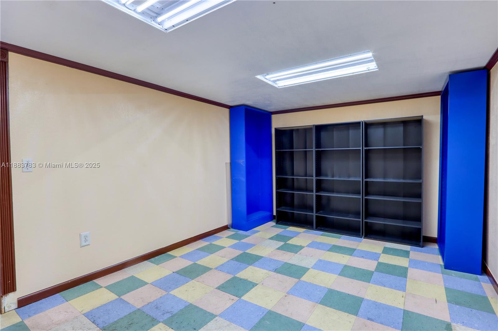 f3b61b38-953 6250 W 21st Ct, Hialeah FL 33016 — #A11883783