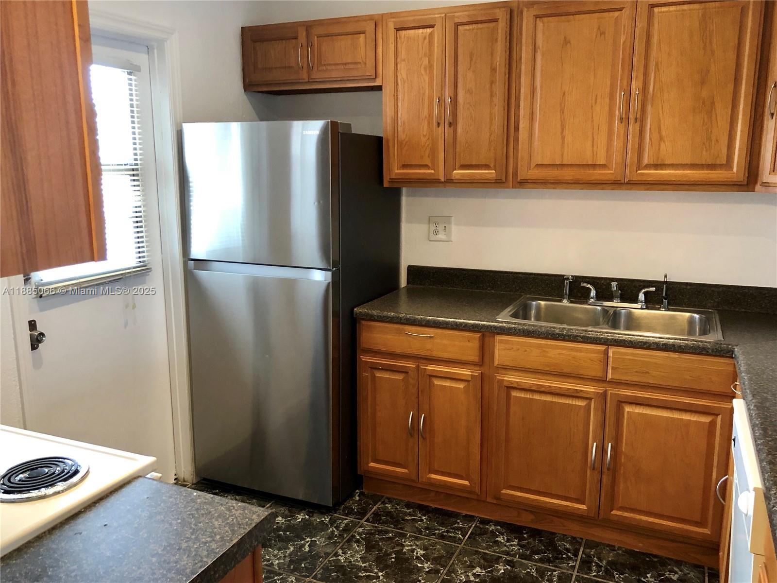 f3b61b38-970 8121 SW 24th Ct # 304, Davie FL 33324 — #A11885066