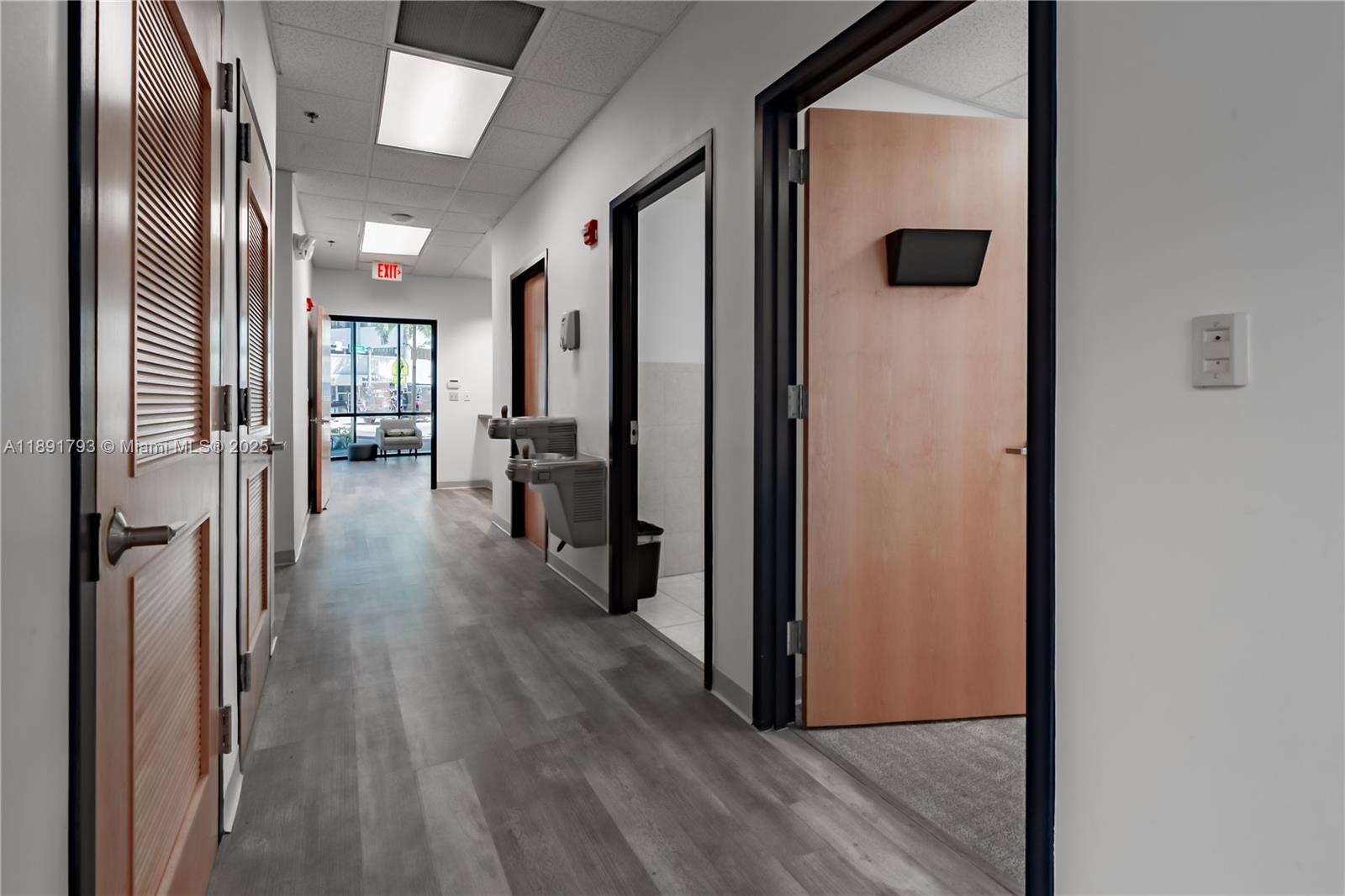 f3b61b38-972 410 W 41st St # 103, Miami Beach FL 33140 — #A11891793