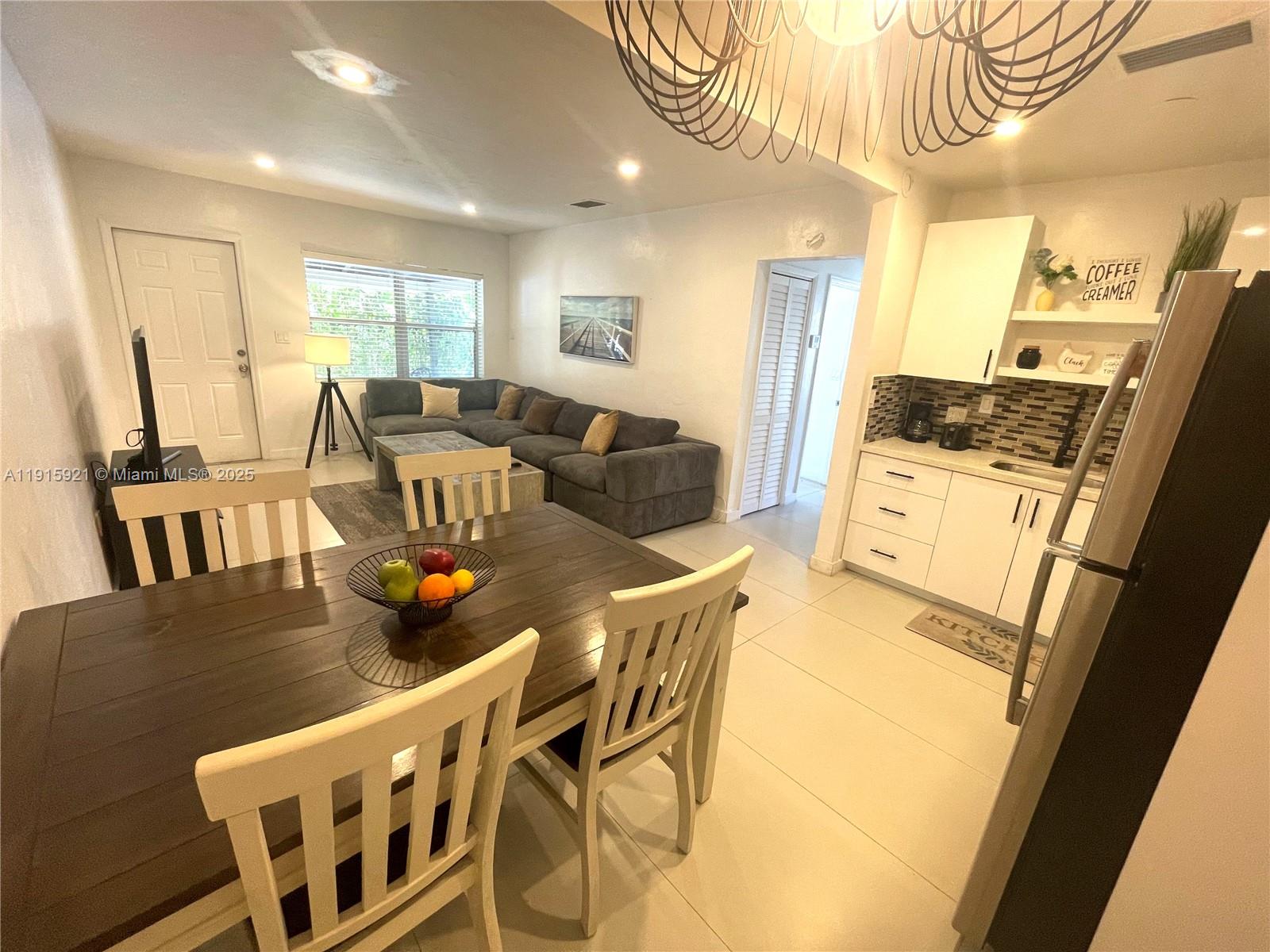 f3b61b38-990 1211 NE 15th Ave # 1, Fort Lauderdale FL 33304 — #A11915921