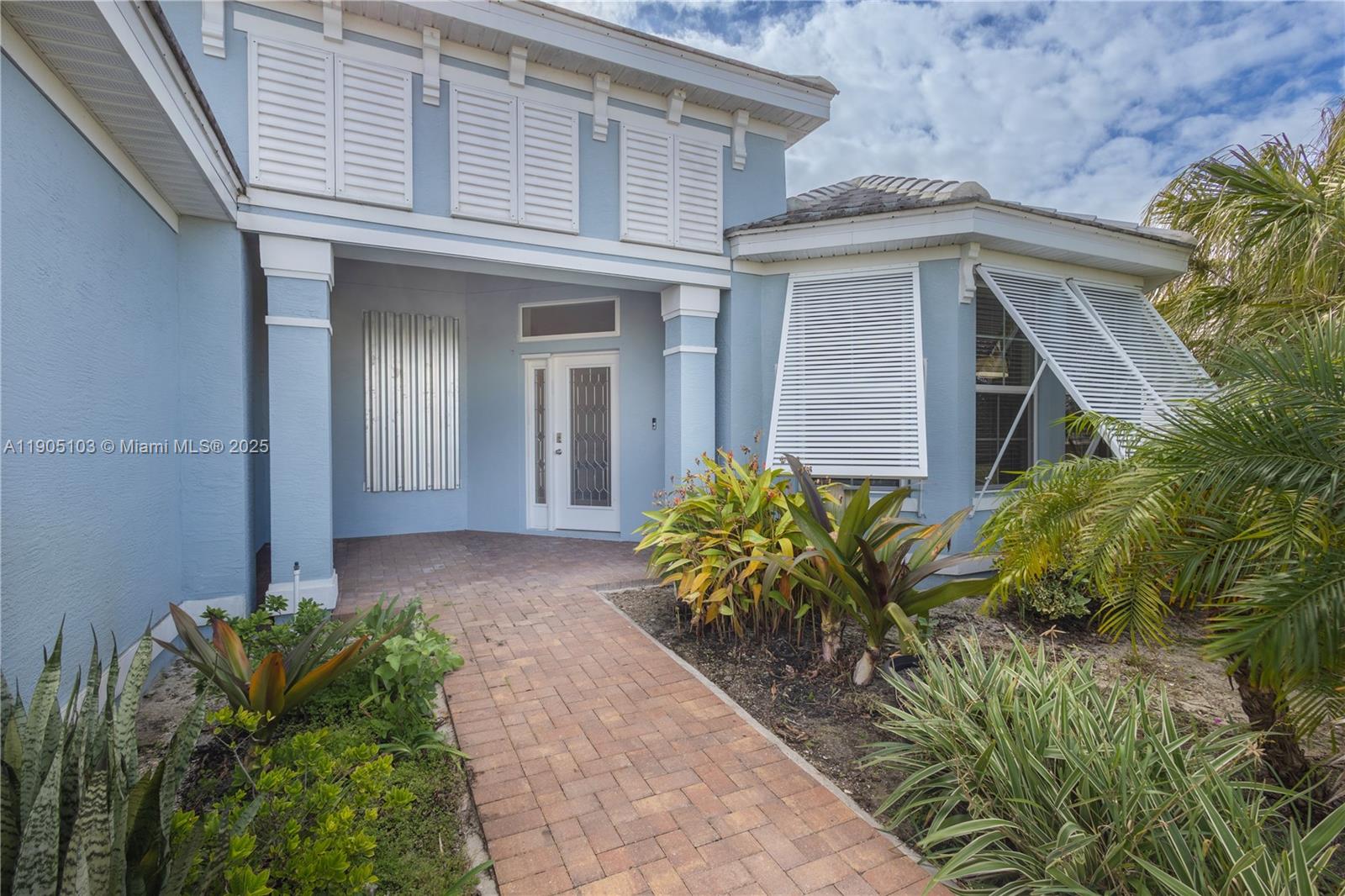 f3b61b38-997 2547 Saint Lucia Cir, Vero Beach FL 32967 — #A11905103